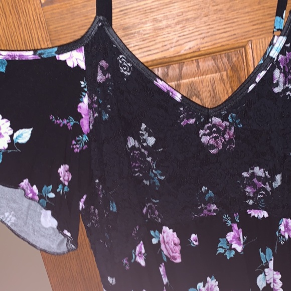 Torrid floral and lace coke shoulder - Picture 2 of 3